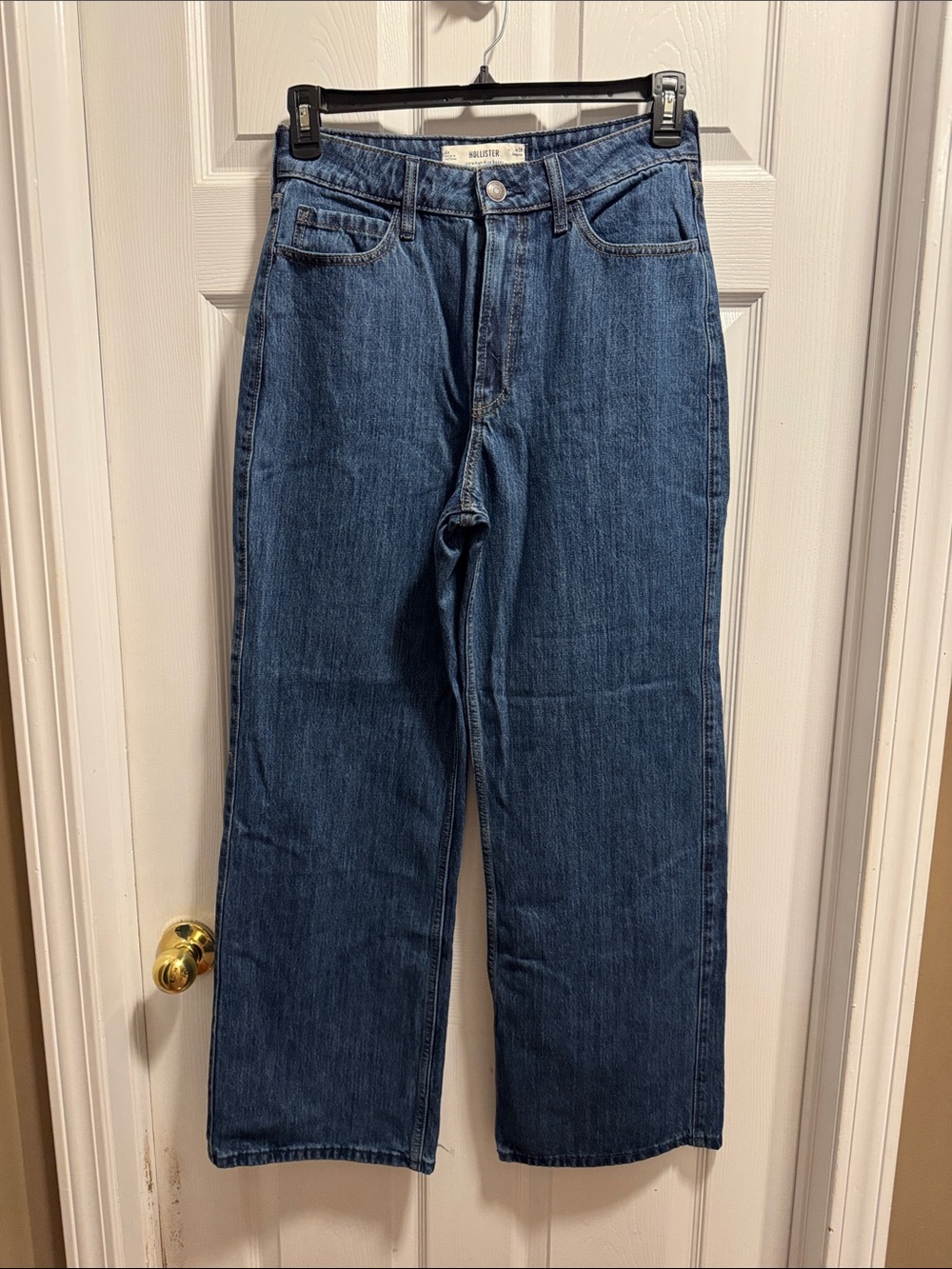 Hollister Straight Leg Jeans in Dark Blue Wash - Picture 1 of 3